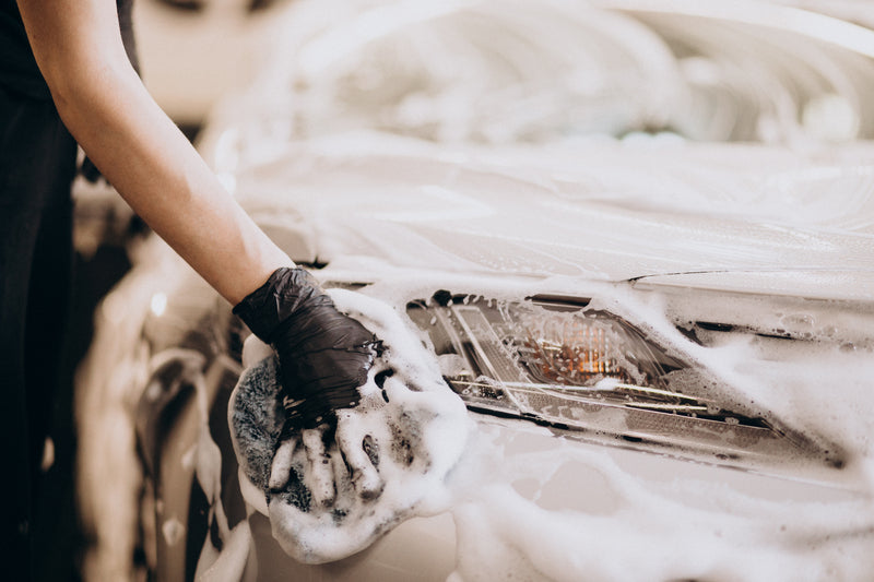 Step-by-Step Guide to Washing Your Car’s Wheels and Tires in Los Angeles